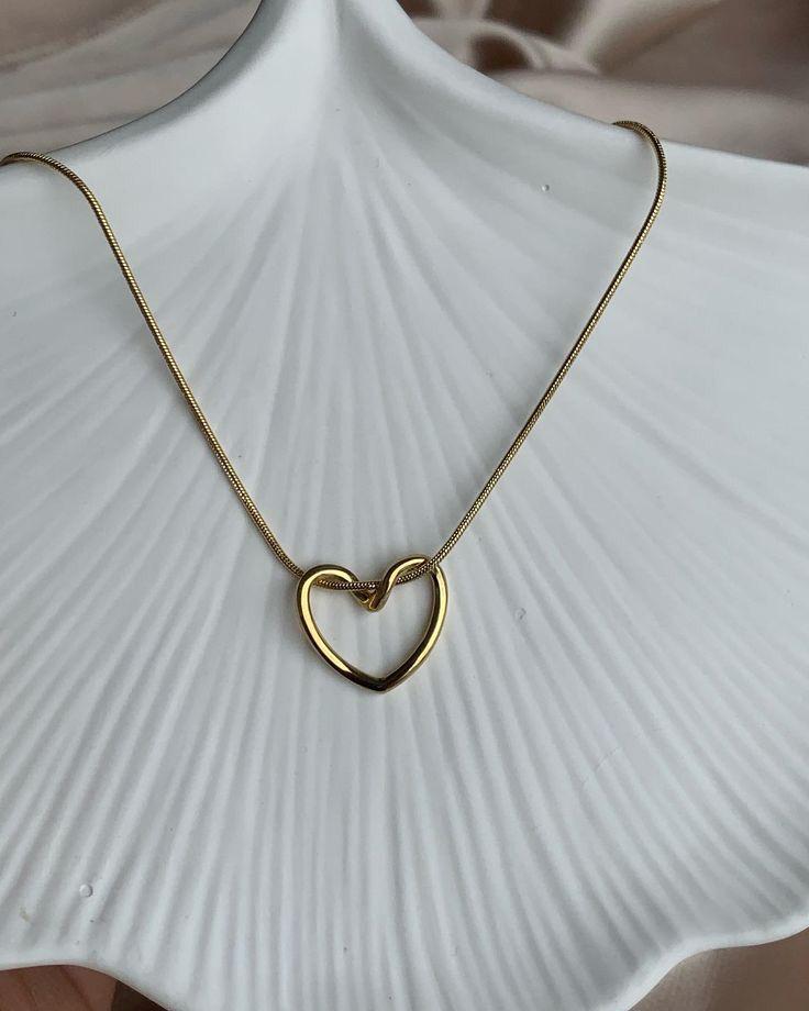 Elegant Heart Pendant Necklace